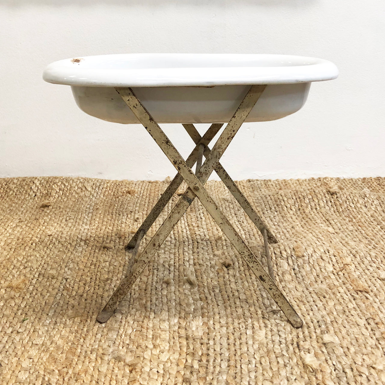 Vintage Enamelware Enamel Baby Bath w/Strand