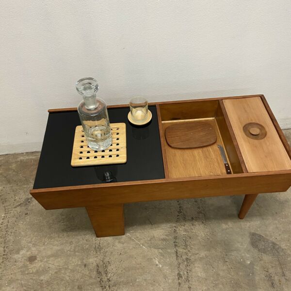 Spectacular 50s Coffee Table Bar