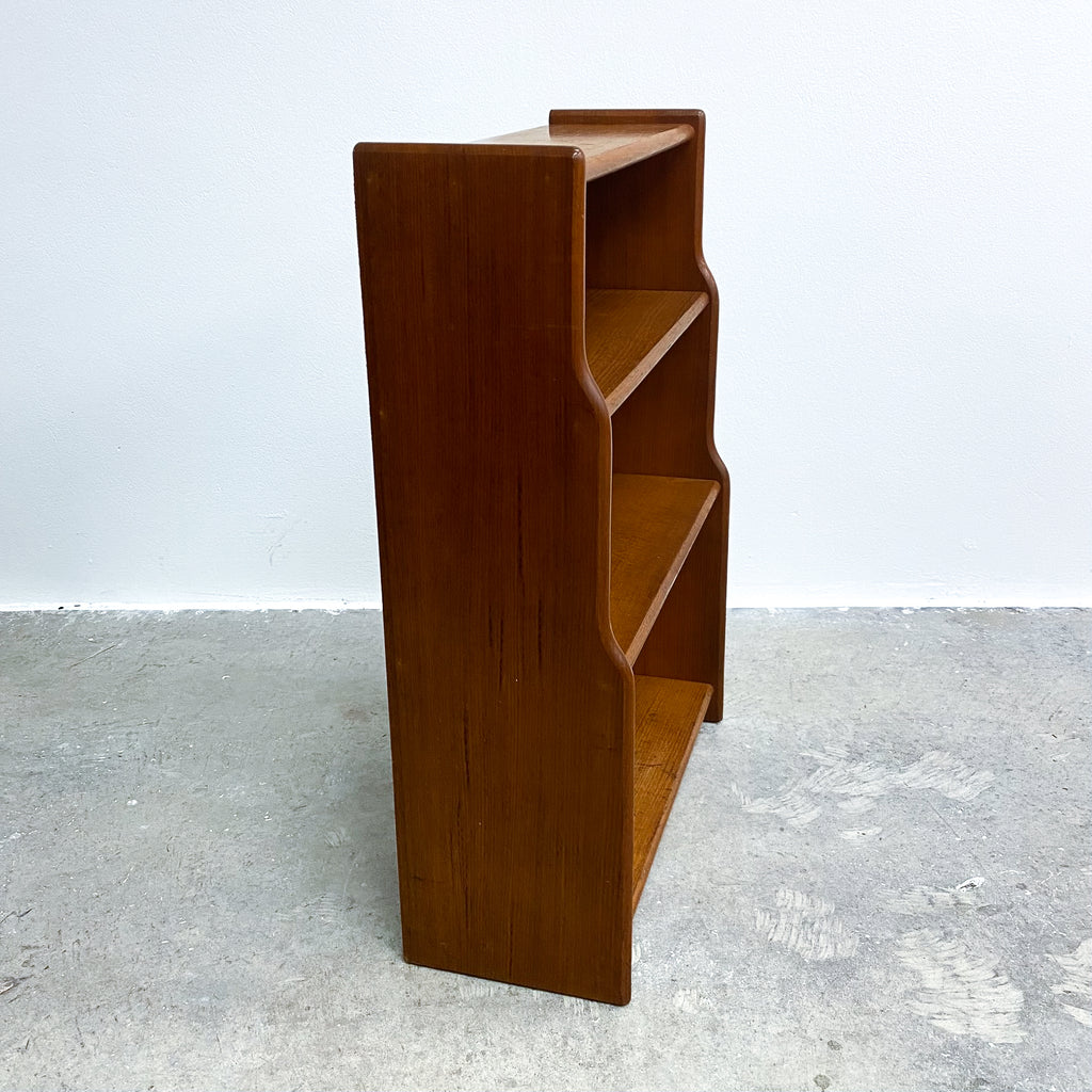 Compact Vintage Oak Shelves With Waterfall Front