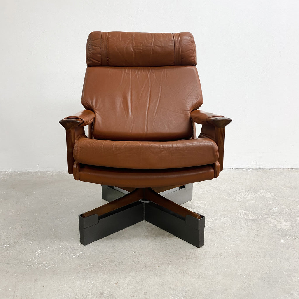Custom Made Stand For Tessa T21 Armchair
