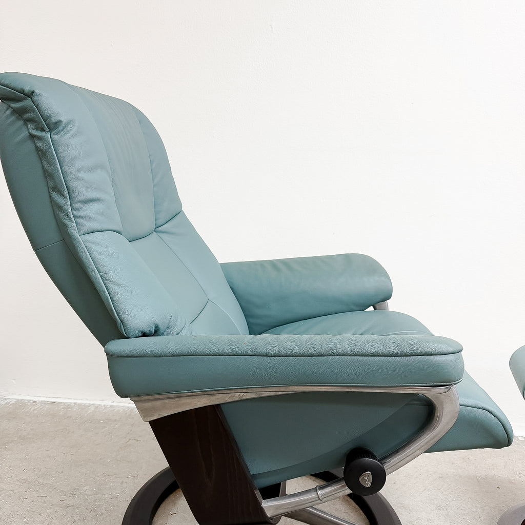 Ecornes Norwegian Stressless Leather Armchair Recliner With Footstool