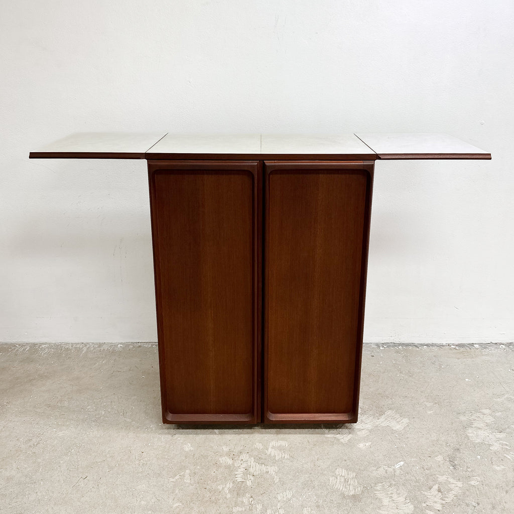 MID CENTURY TEAK CHISWELL COCKTAIL DRINKS CABINET BAR TROLLEY ON CASTORS