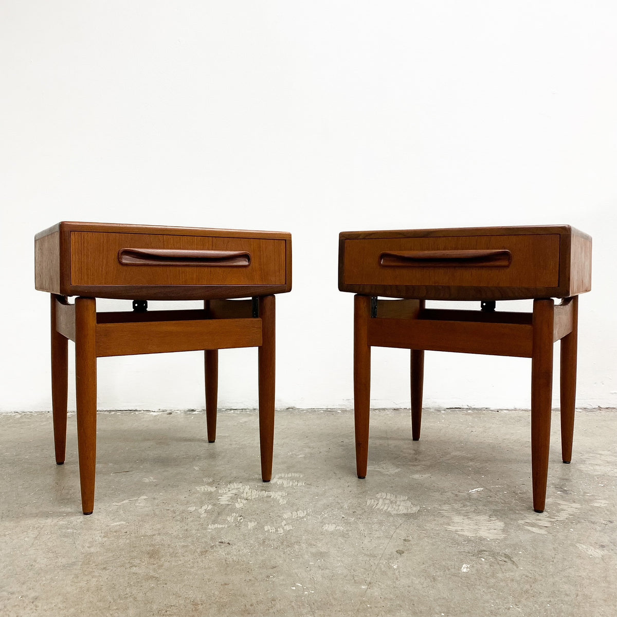 Bespoke Mid Century Bedside Tables The Design Ark