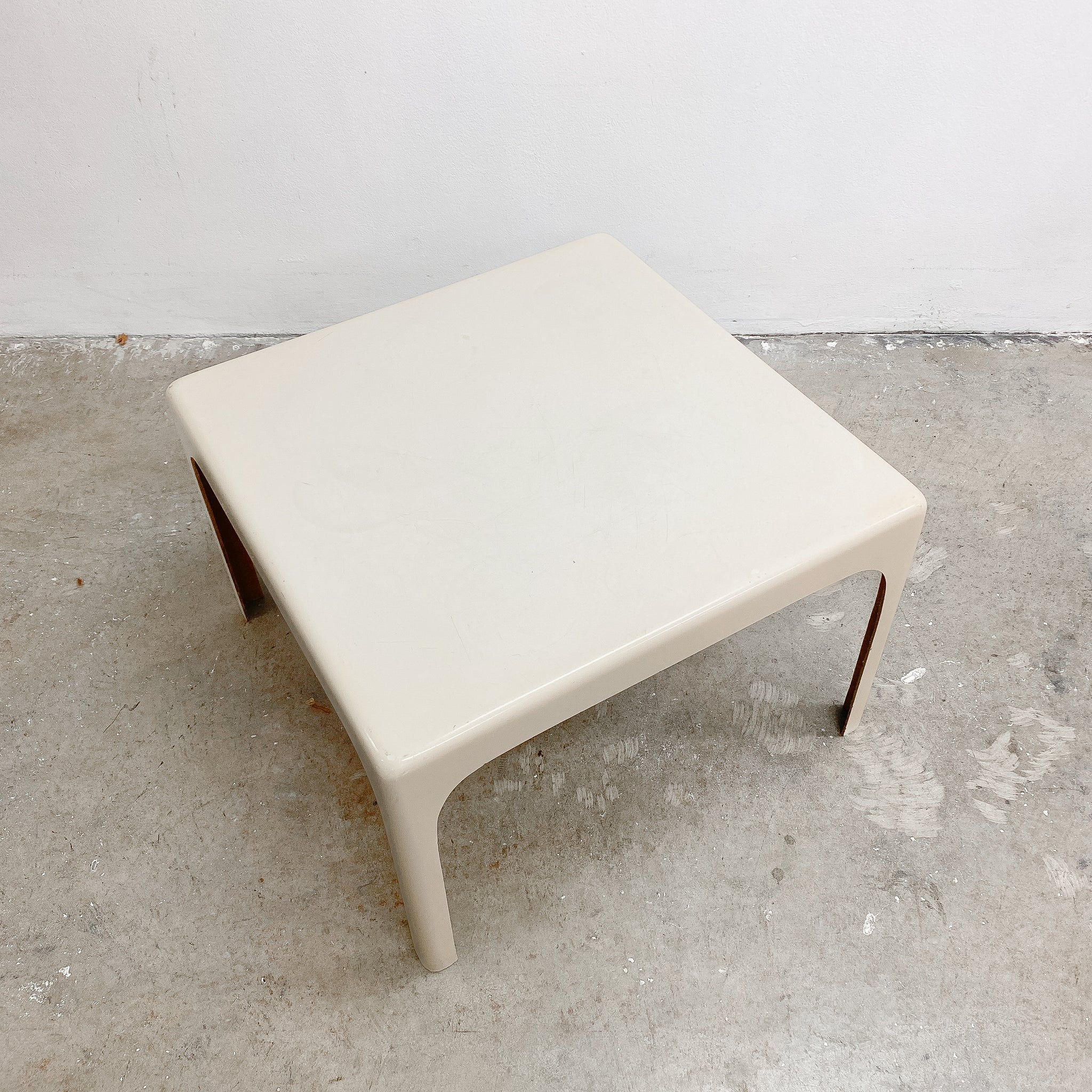 Mid Century Fiberglass Modernist Coffee Table– The Design Ark