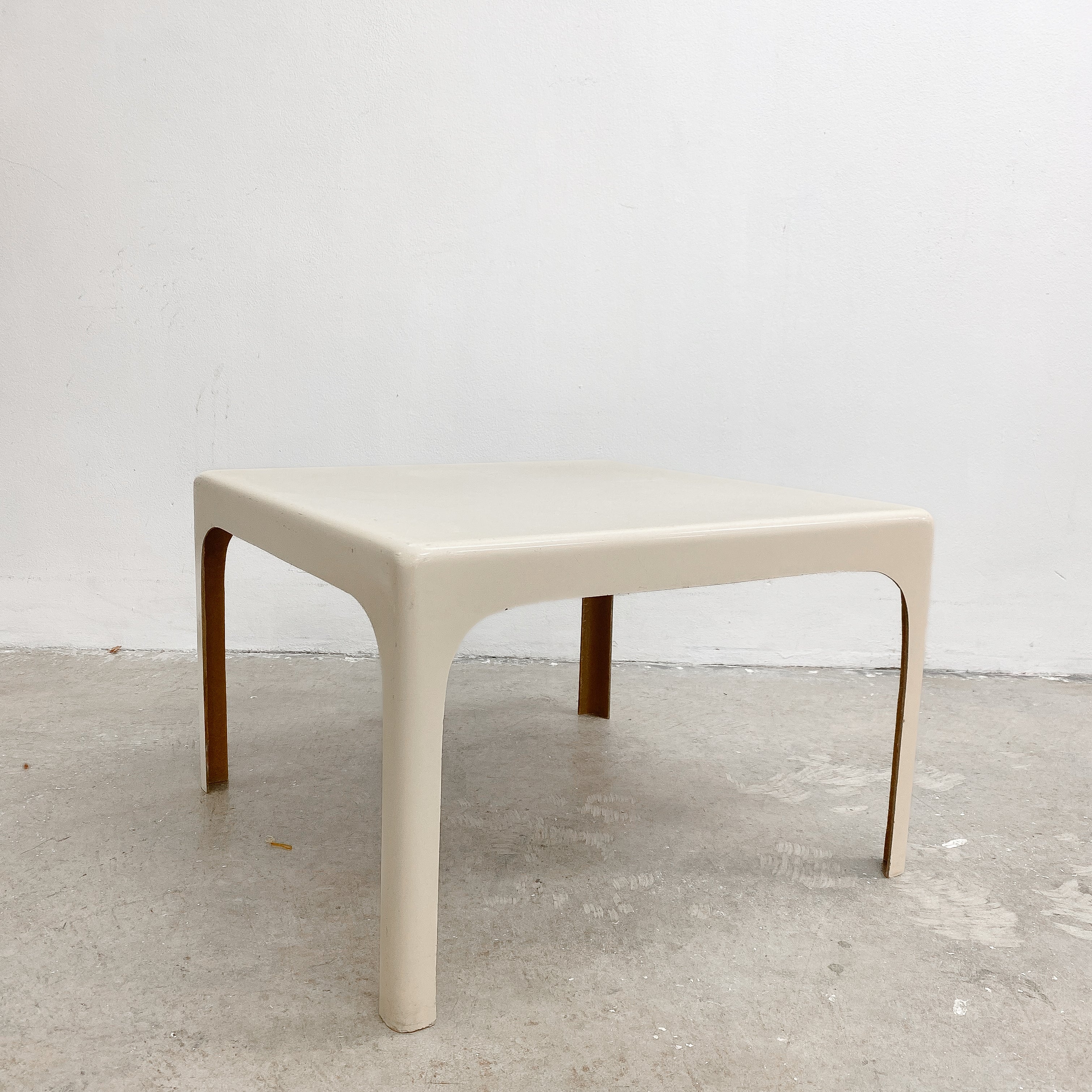 Mid Century Fiberglass Modernist Coffee Table– The Design Ark