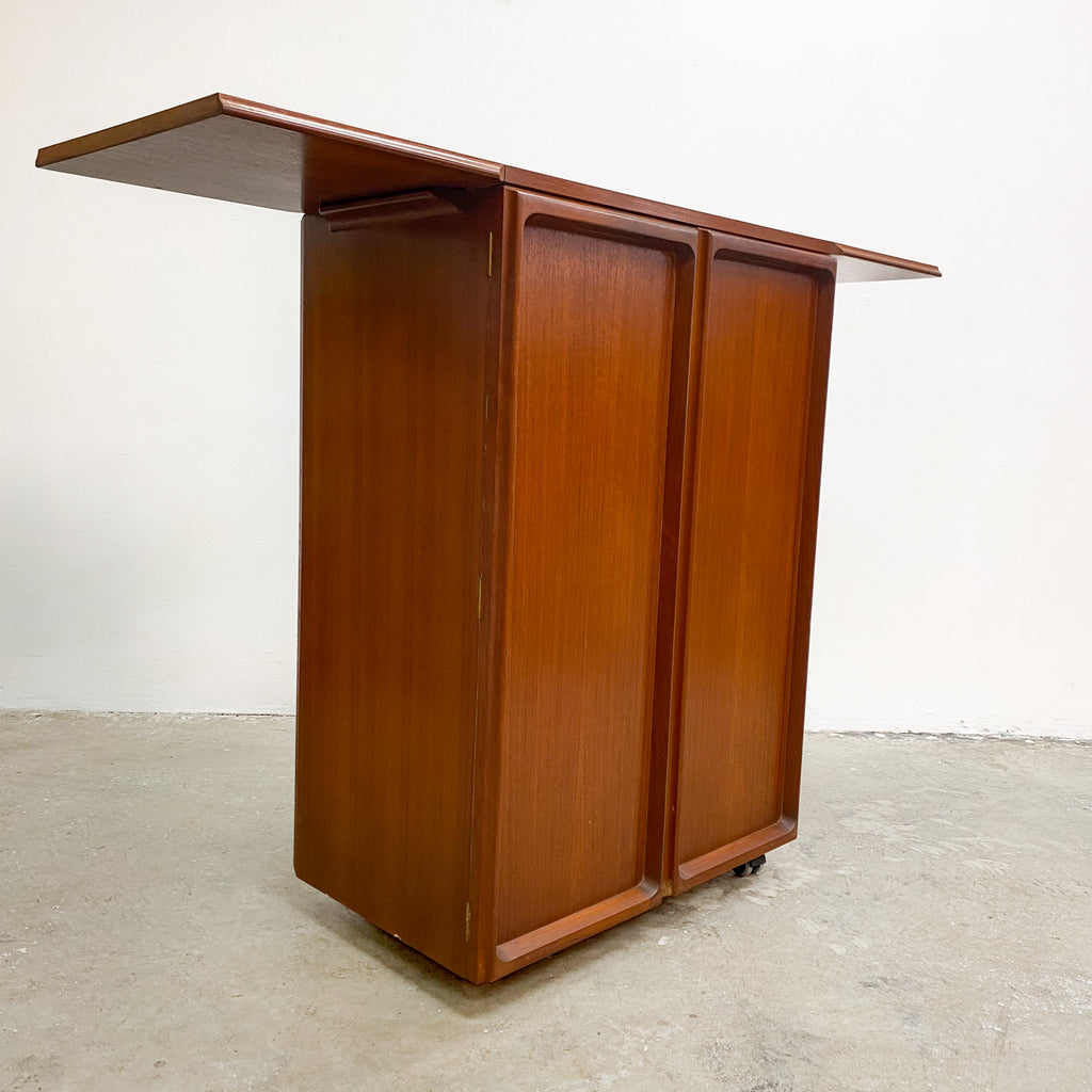 Mid Century Teak Chiswell Cocktail Drinks Cabinet Bar Trolley on Castors