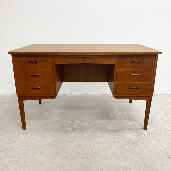 Mid Century Teak Danish Desk With 7 Drawers