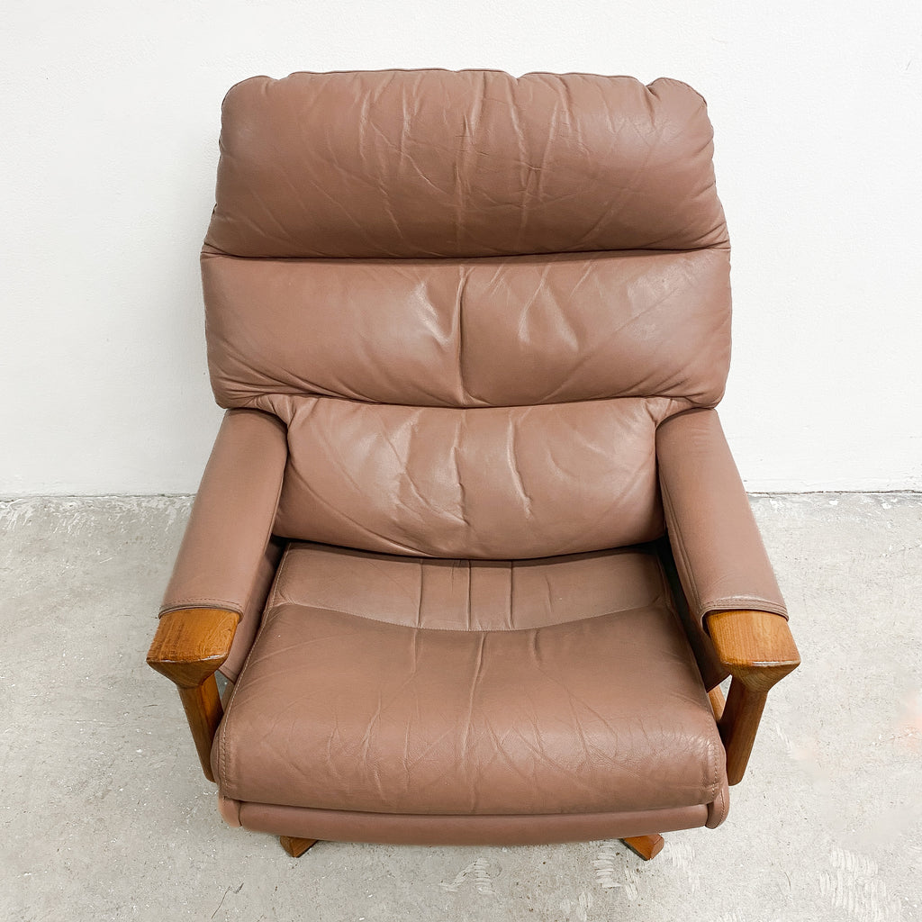 Mid Century Tessa T 21 Swivel Leather Armchair