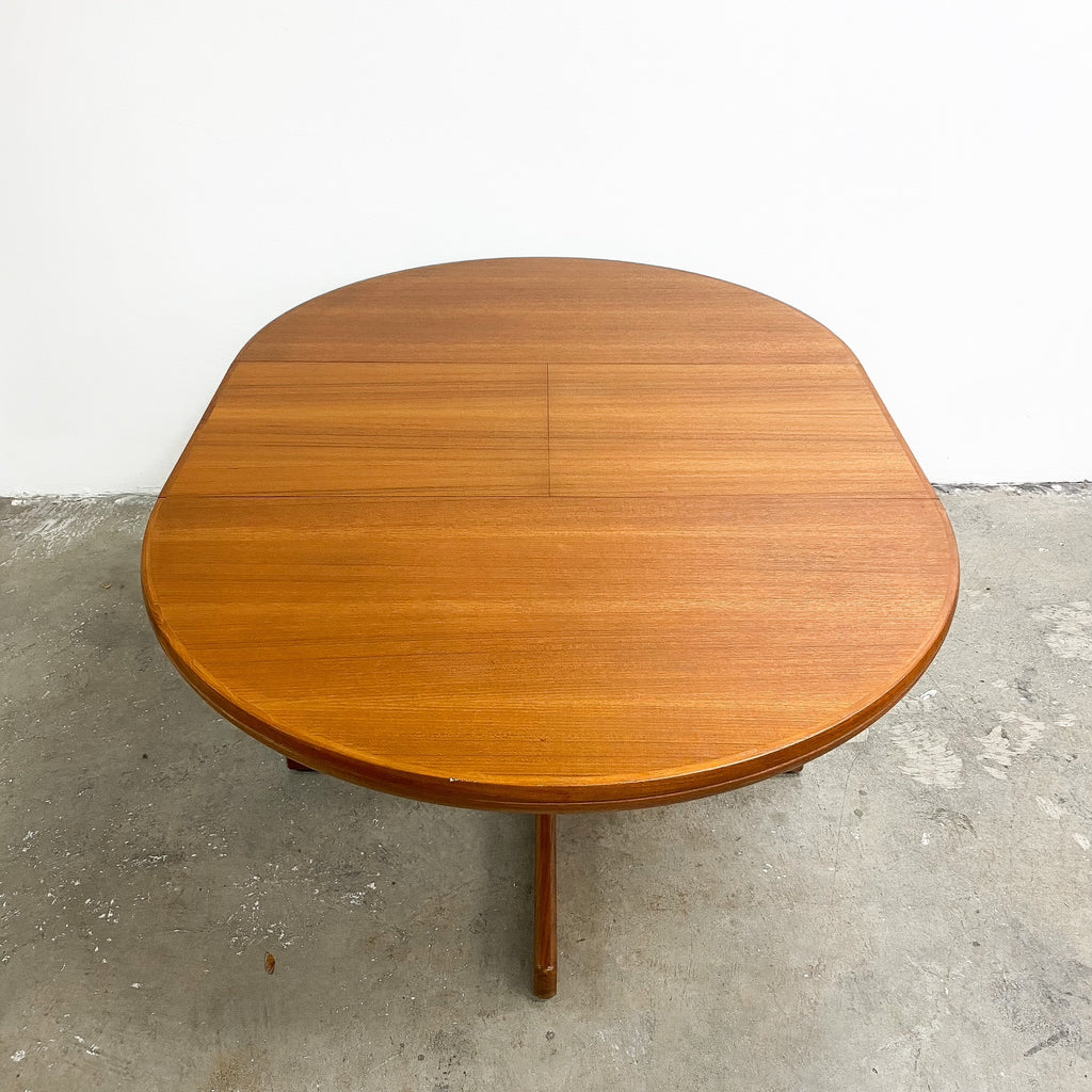 Mid Century Round Chiswell Extension Dining Table 
