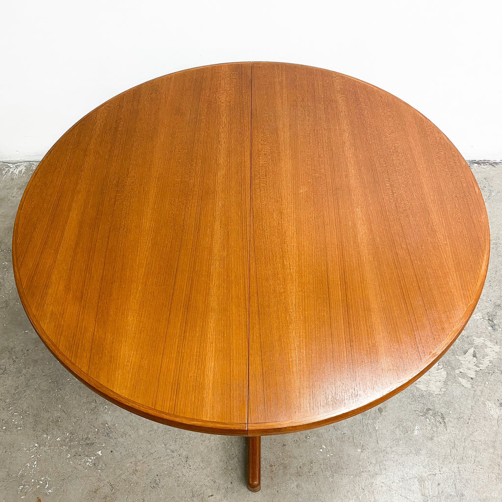 Mid Century Round Chiswell Extension Dining Table 