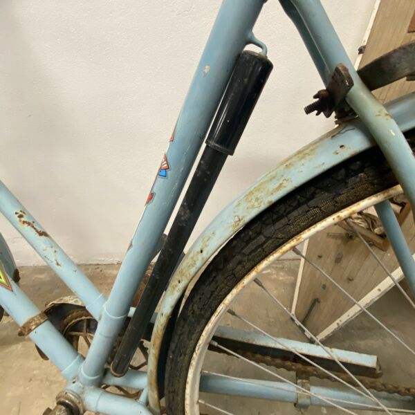 1940’s Girls 24 inch Blue Speedwell bike