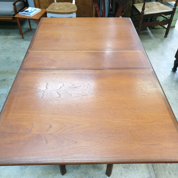 retro table sydney