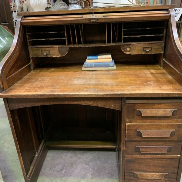 Antique Roll Top Desk With Locking Mechanism