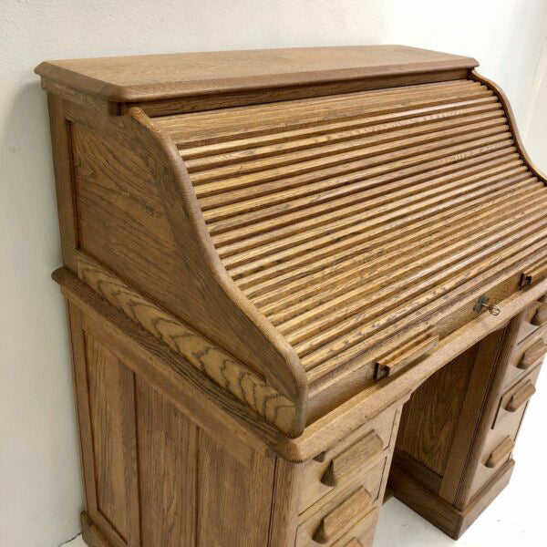 Early 20th Century American Oak Roll Top Desk