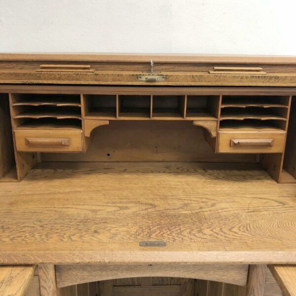 Early 20th Century American Oak Roll Top Desk