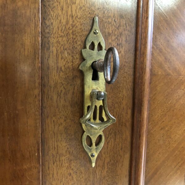 Early 20th Century Mahogany Hall Cupboard/Wardrobe