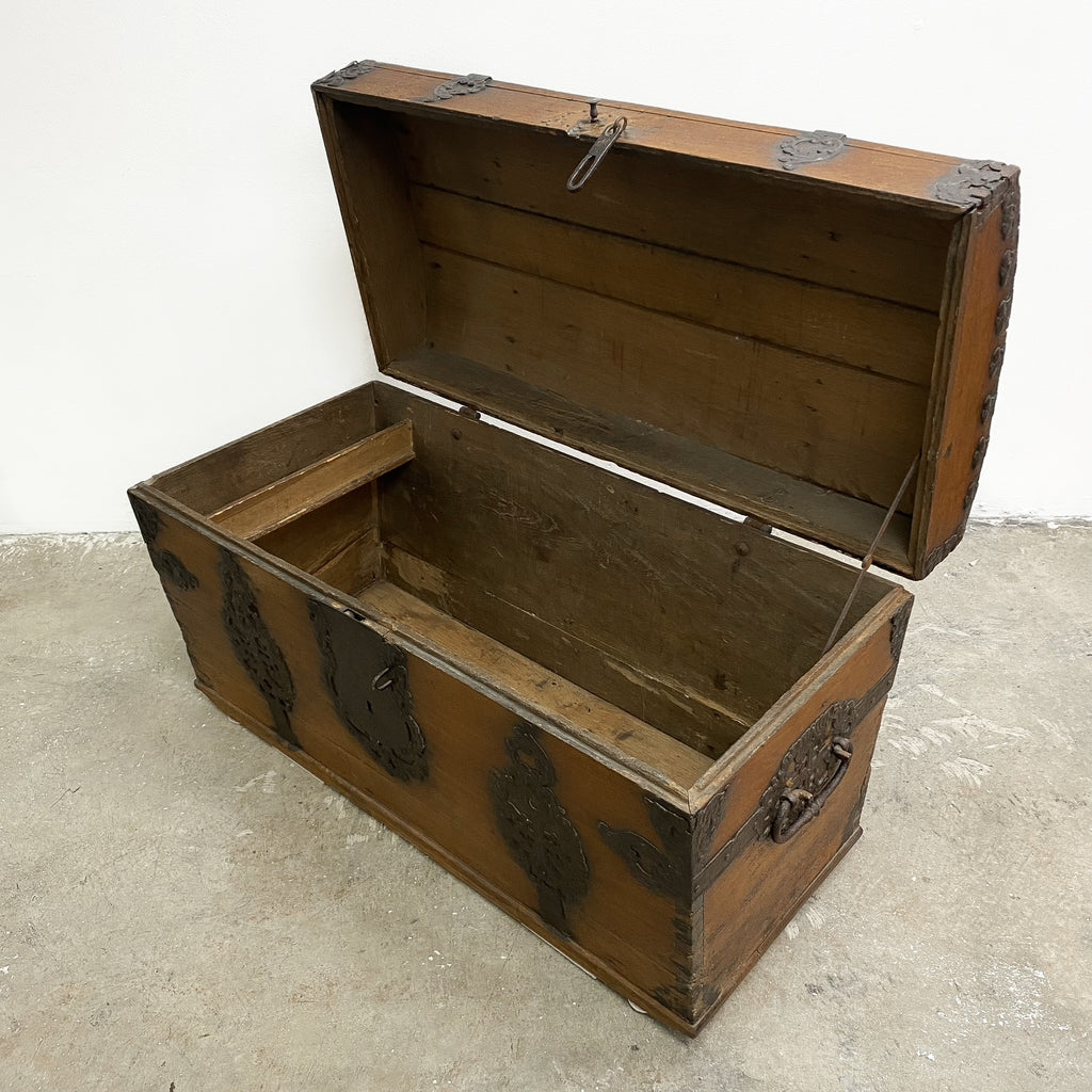 Antique 16th Century Dutch Oak Chest
