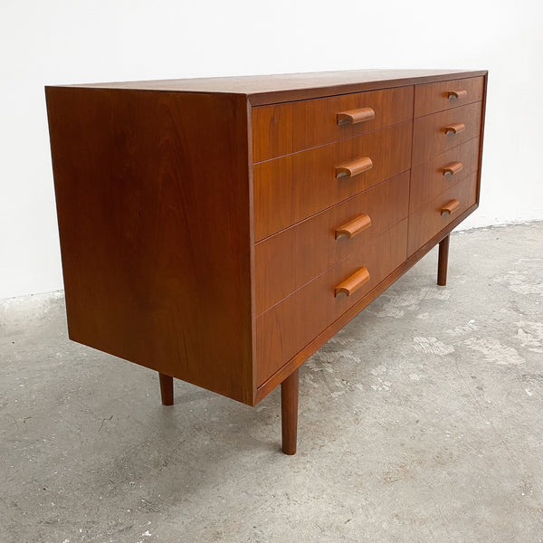 Restored Mid Century Chest Of Eight Drawers