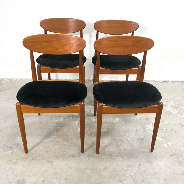 Set of Four Mid Century Parker 107 Spade Back Dining Chairs