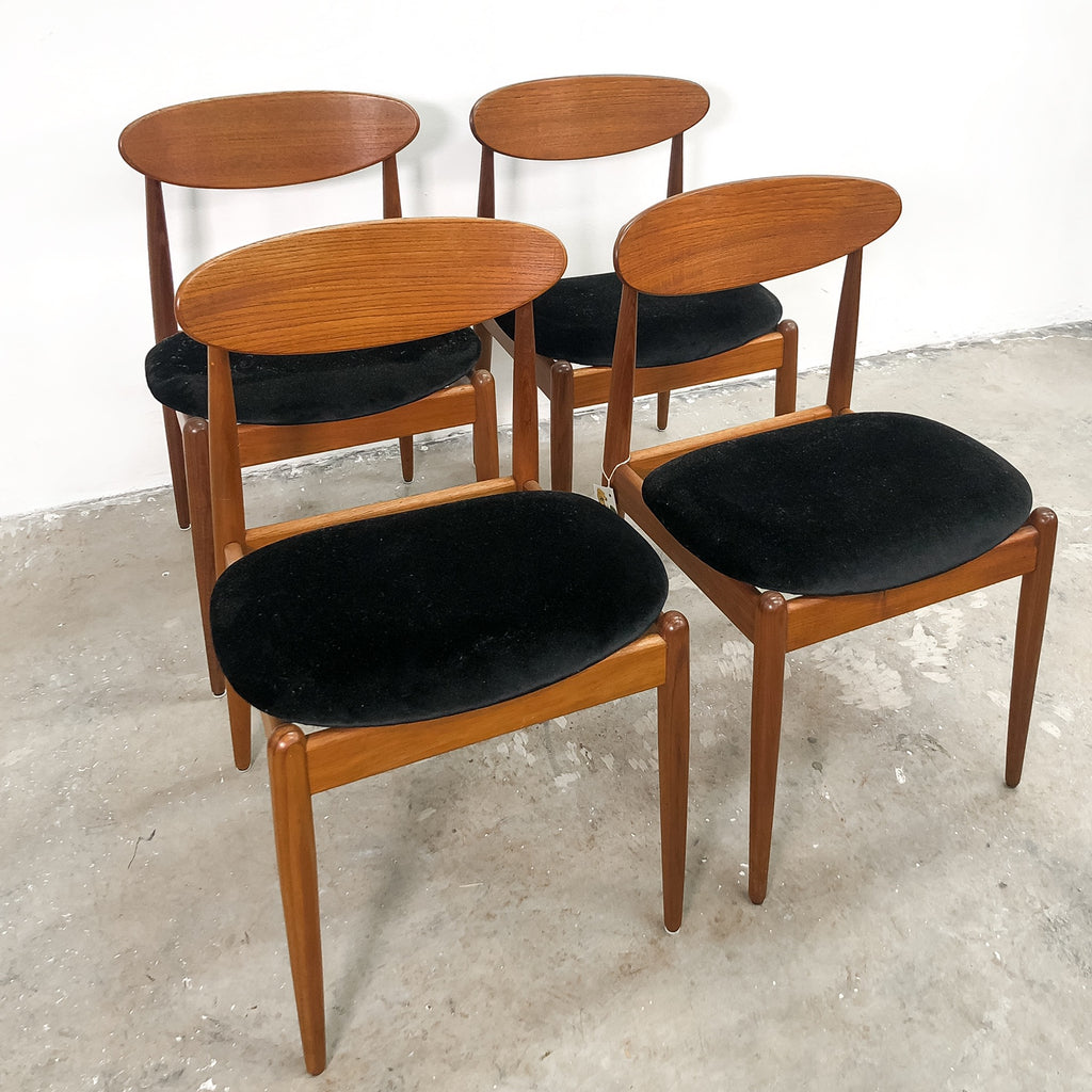 Set of Four Mid Century Parker 107 Spade Back Dining Chairs