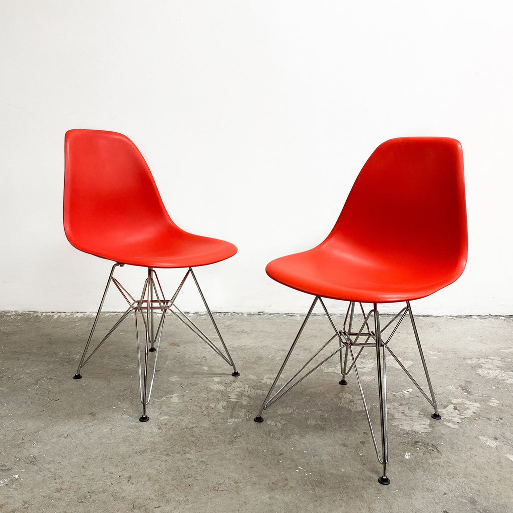 Authentic Set of Four Vitra Eames DSR Eiffel Plastic Dining Chairs