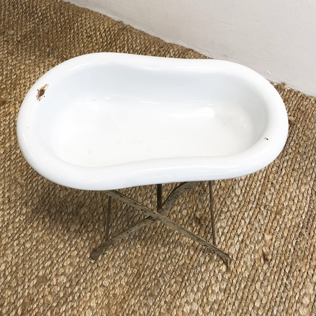 Vintage Enamelware Enamel Baby Bath w/Strand