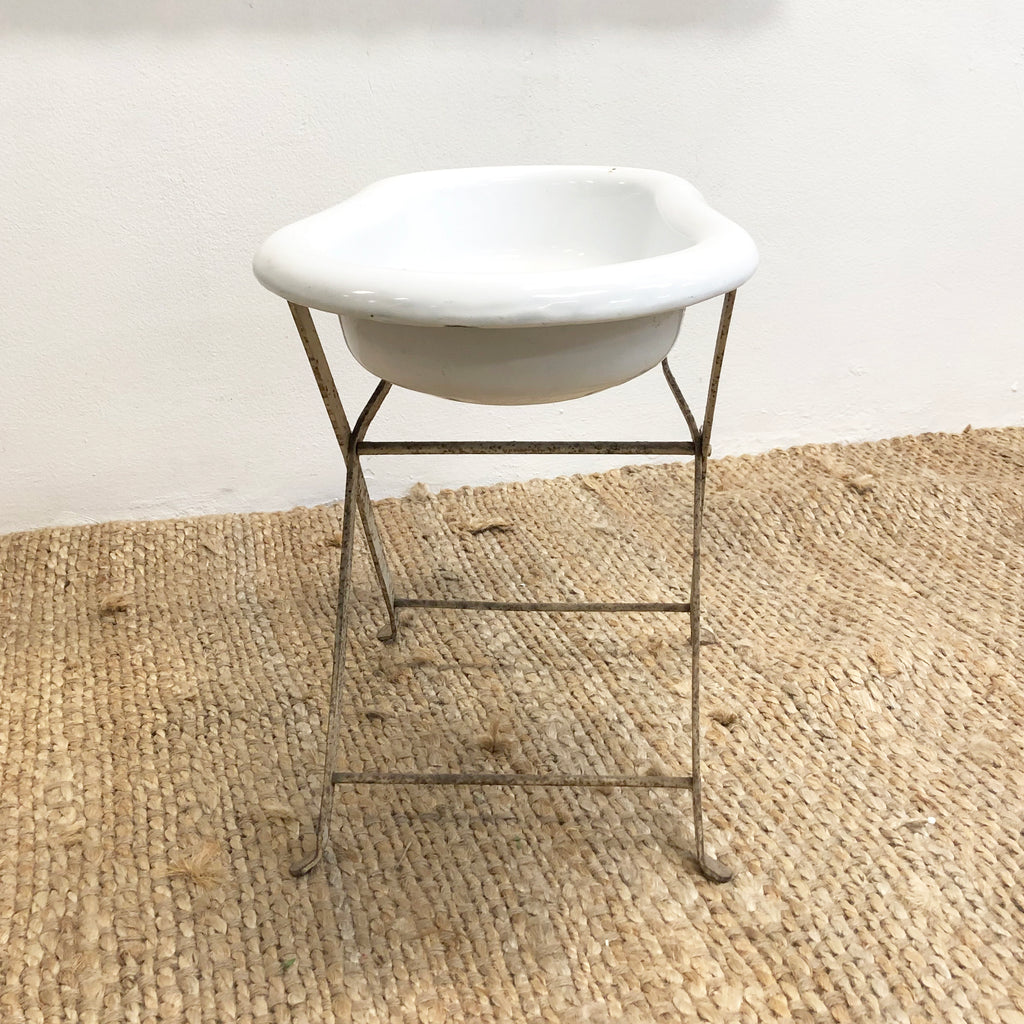 Vintage Enamelware Enamel Baby Bath w/Strand