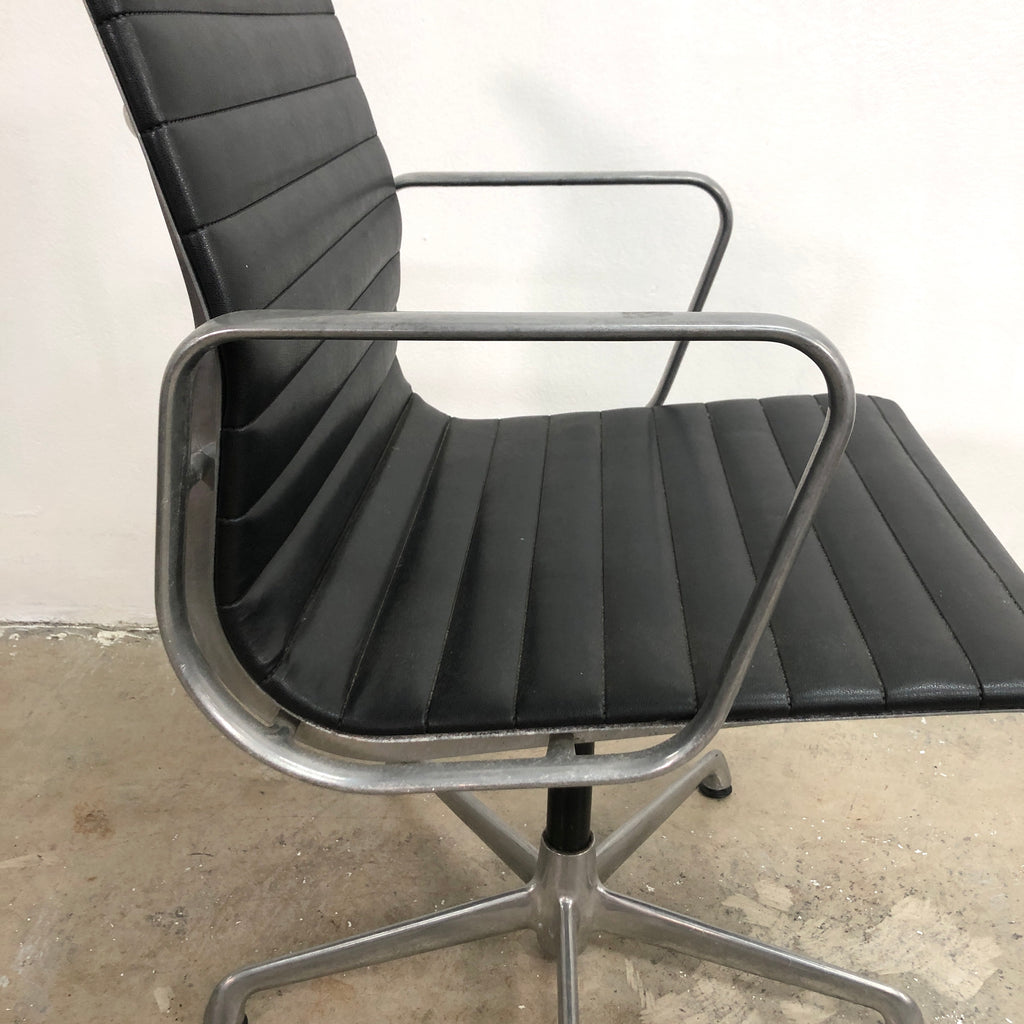 Genuine Eames Group Chair ICF Italy