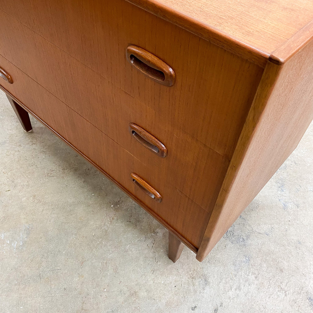 Mid Century Parker Compact Chest of Drawers Dresser