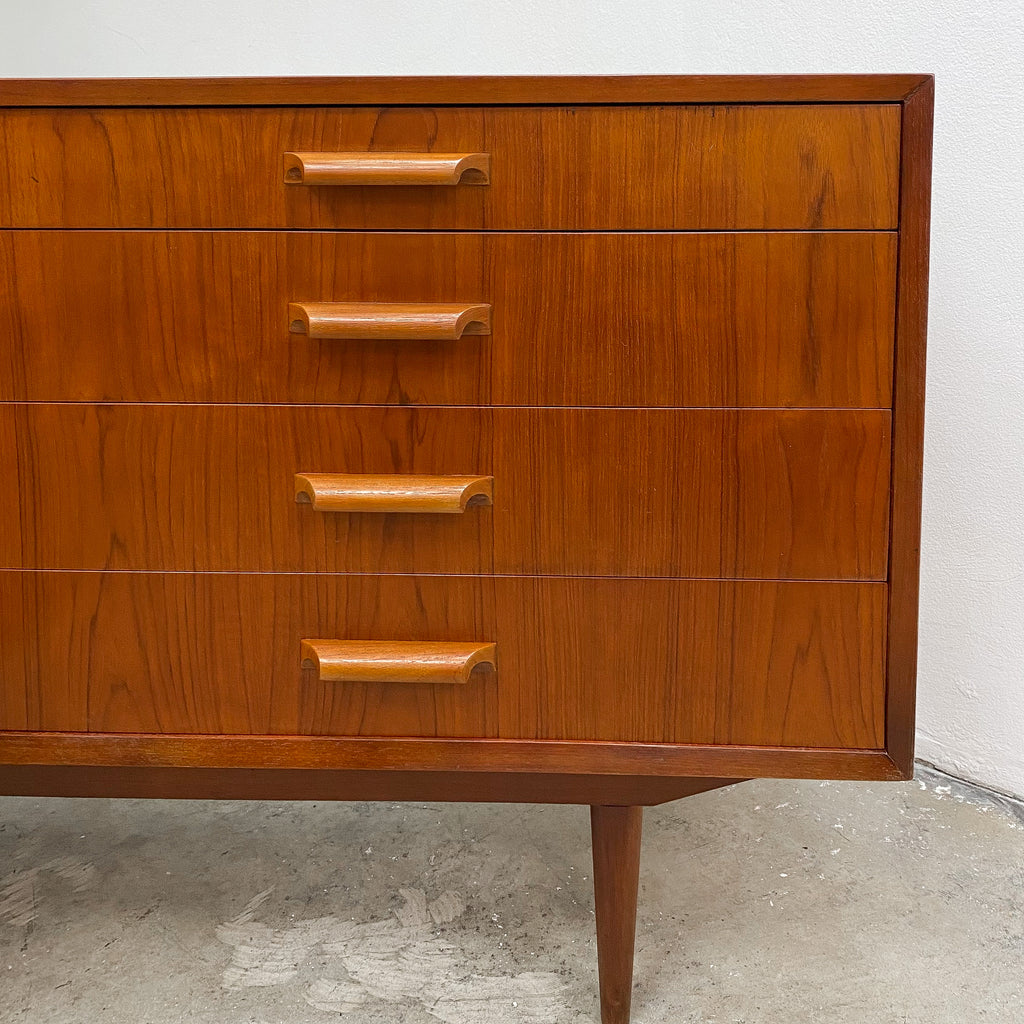 Restored Mid Century Chest Of Eight Drawers