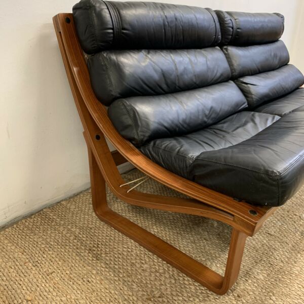 Iconic Mid Century Tessa T4 Black leather lounge
