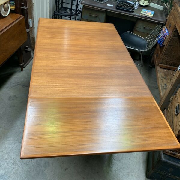 Mid Century Parker Extension Table