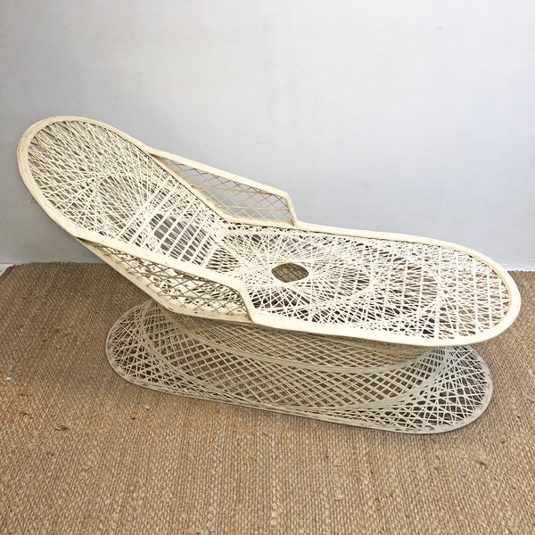 Mid Century Russell Woodard Spun Fiberglass Chaise Sun Patio Lounge