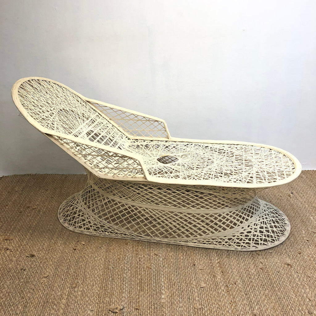 Mid Century Russell Woodard Spun Fiberglass Chaise Sun Patio Lounge
