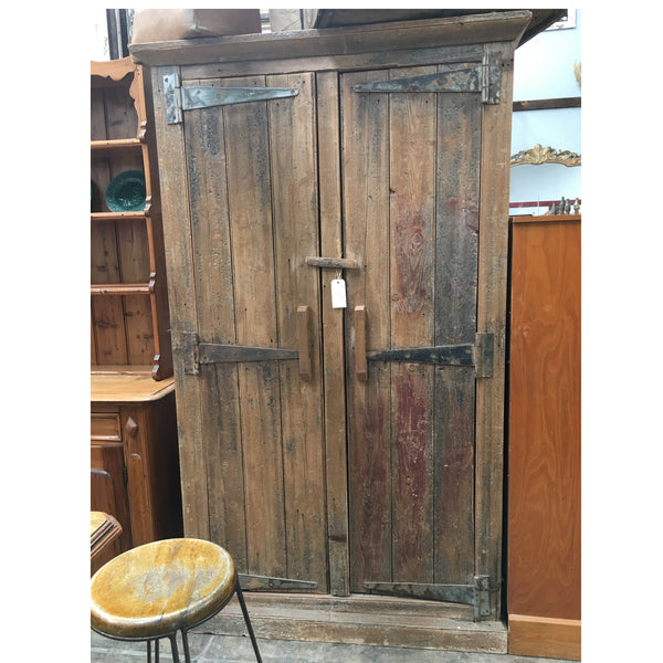 rustic linen press