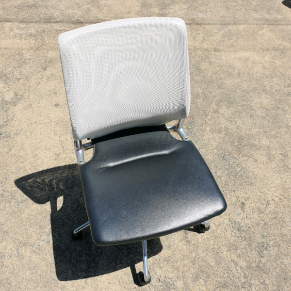 Vitra Meda Seat Leather & Mesh Designed by Alberto Meda