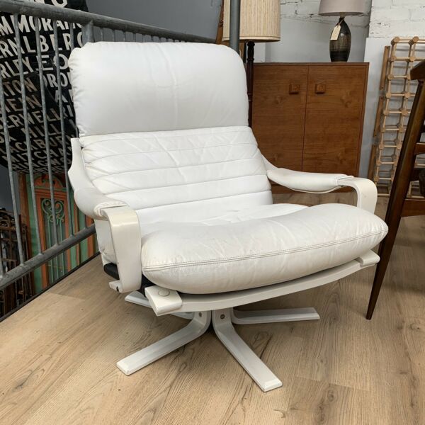 Retro Iconic Tessa Chair